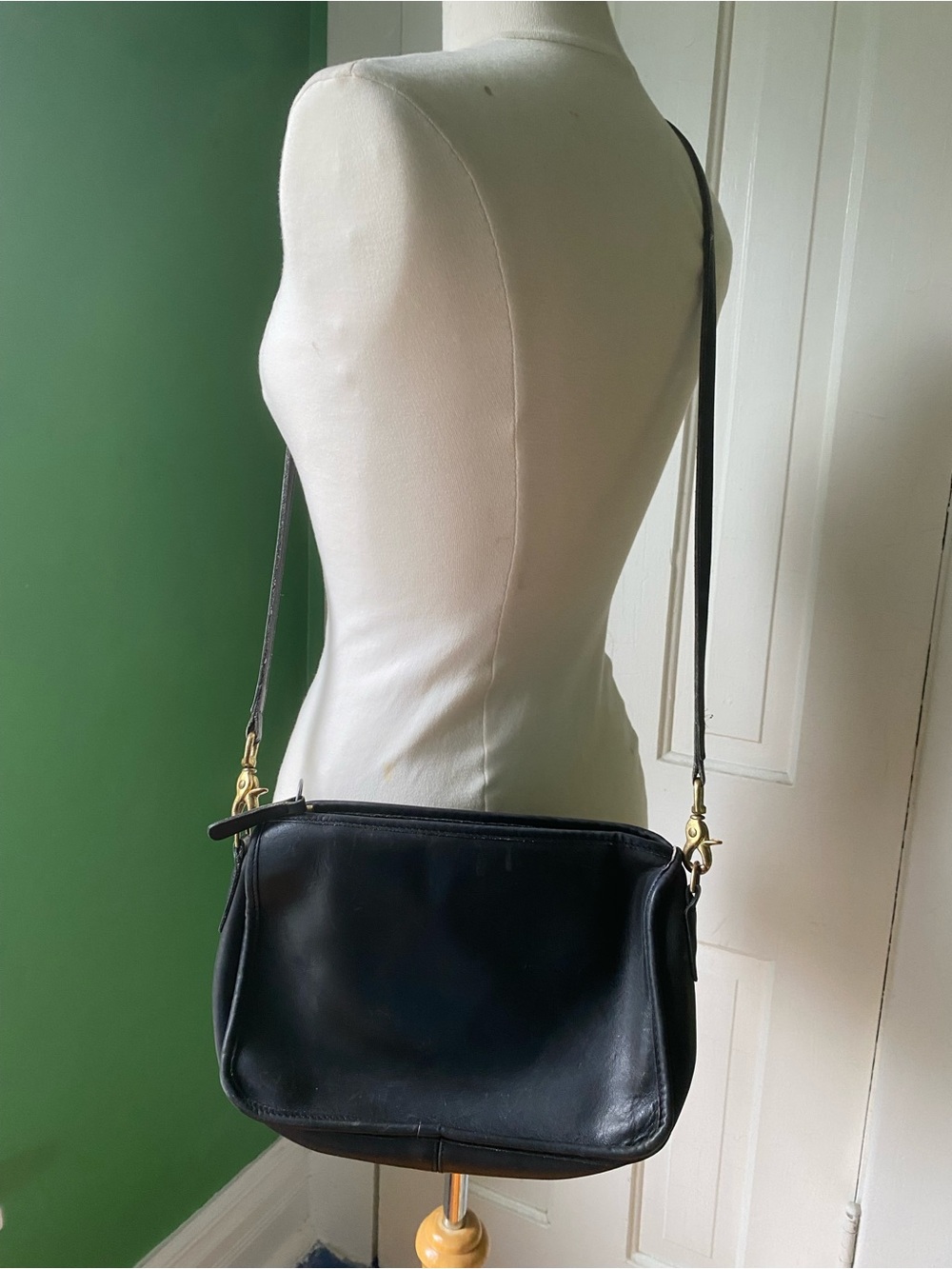 Vintage 70s 80s Coach legacy Classic Black Leather Crossbody Bag